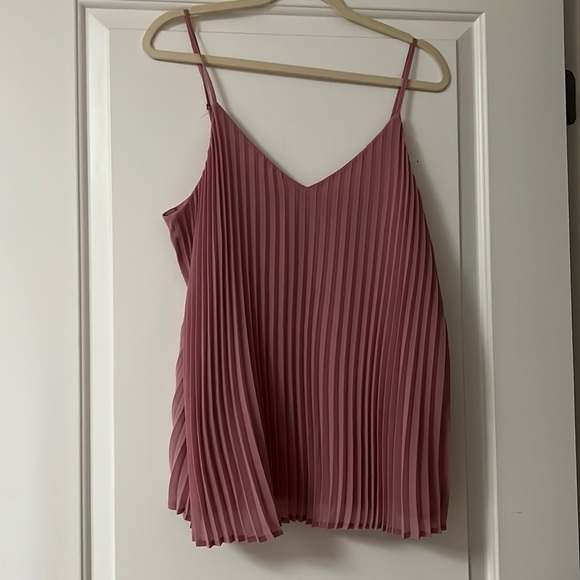 a new day Tops - A new day tank NWOT